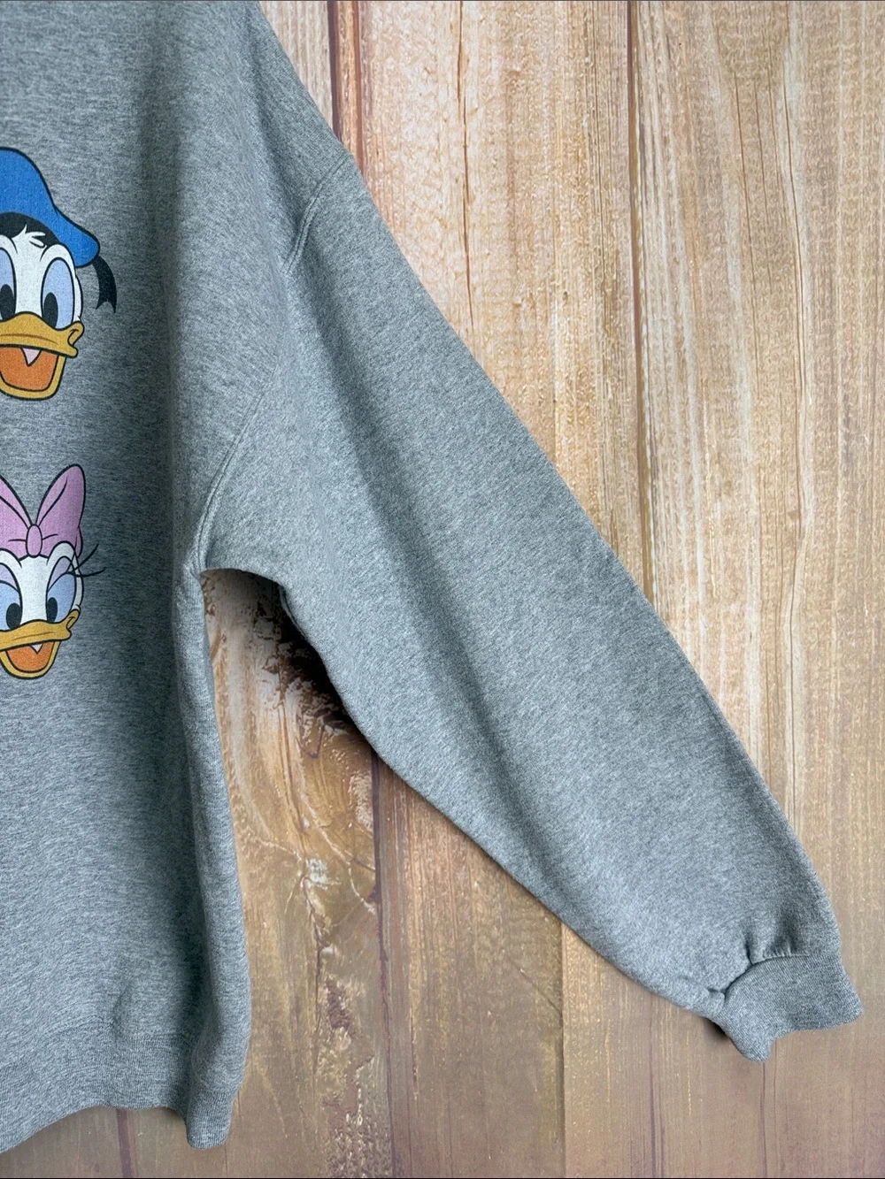 Disney Gray Crewneck Sweatshirt w/ Multicolor Classic Character Faces Size Large